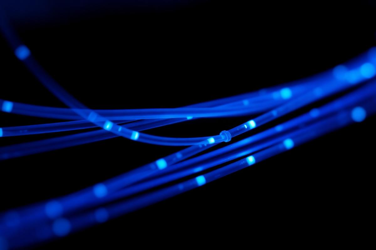 Kabel fiber optik